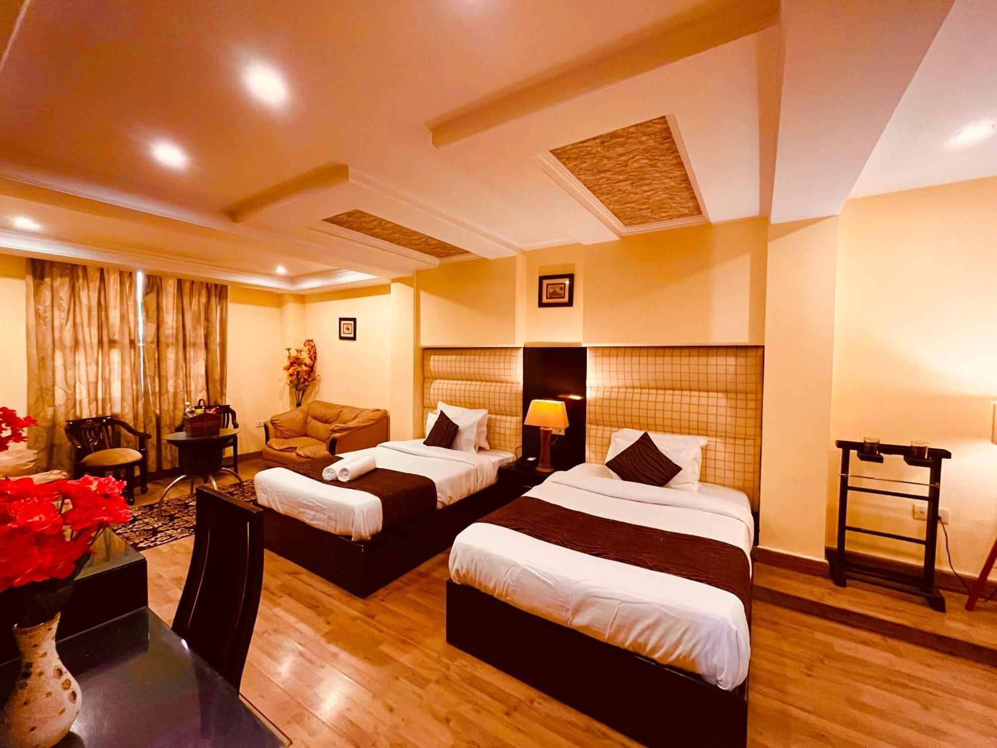 Palki Cafe & Stay Ludhiana Extérieur photo